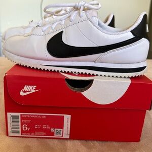 Size 6Y Nike Cortez White/Black